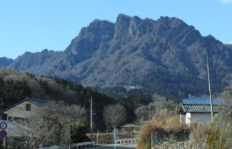安中市から見る日本三大奇景の1つ、妙義山
