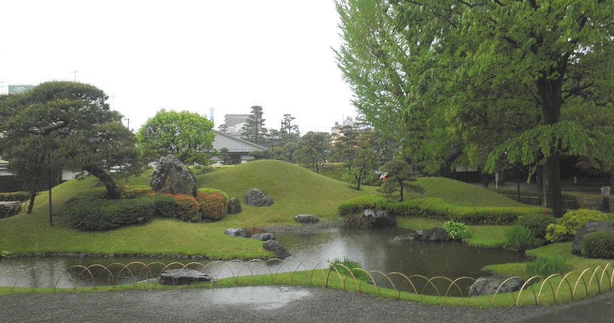 足利市昌平町、日本最古の学校と言われ、日本遺産にも選ばれている足利学校庭園の築山泉水式庭園