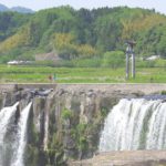 豊後大野市緒方町、田園風景の中に突如として現れる大分の名瀑、原尻の滝（日本の滝100選）