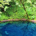 深浦町松神、世界遺産の白神山地にある神秘のコバルトブルーの池、青池