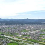 福山市郷分町、パラグライダー場もある石槌山から見える芦田川の風景