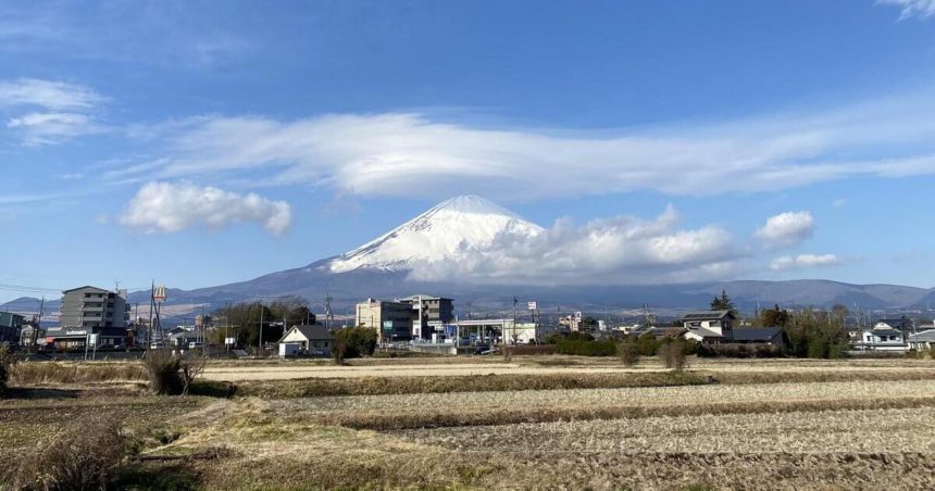 御殿場市内から望む世界文化遺産の富士山