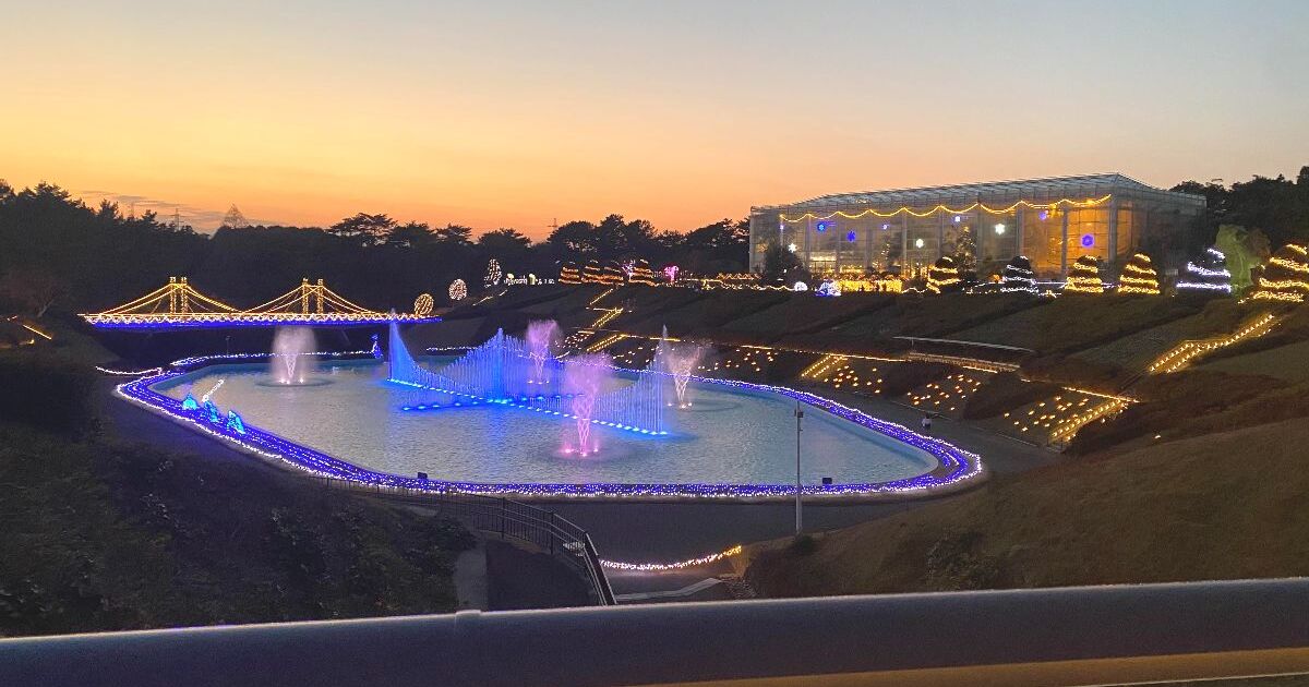 浜松市西区舘山寺町のはままつフラワーパーク、音楽と光に包まれる大噴水ショー（フラワー・イルミネーション）