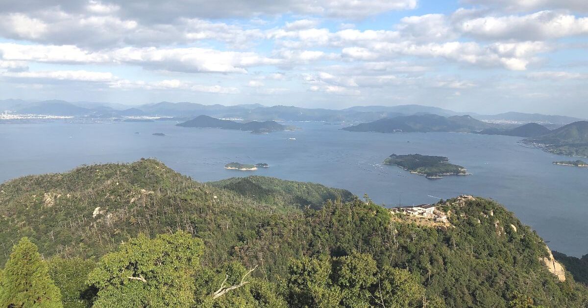 廿日市市宮島町、瀬戸内海の雄大な風景が一望できる弥山展望台