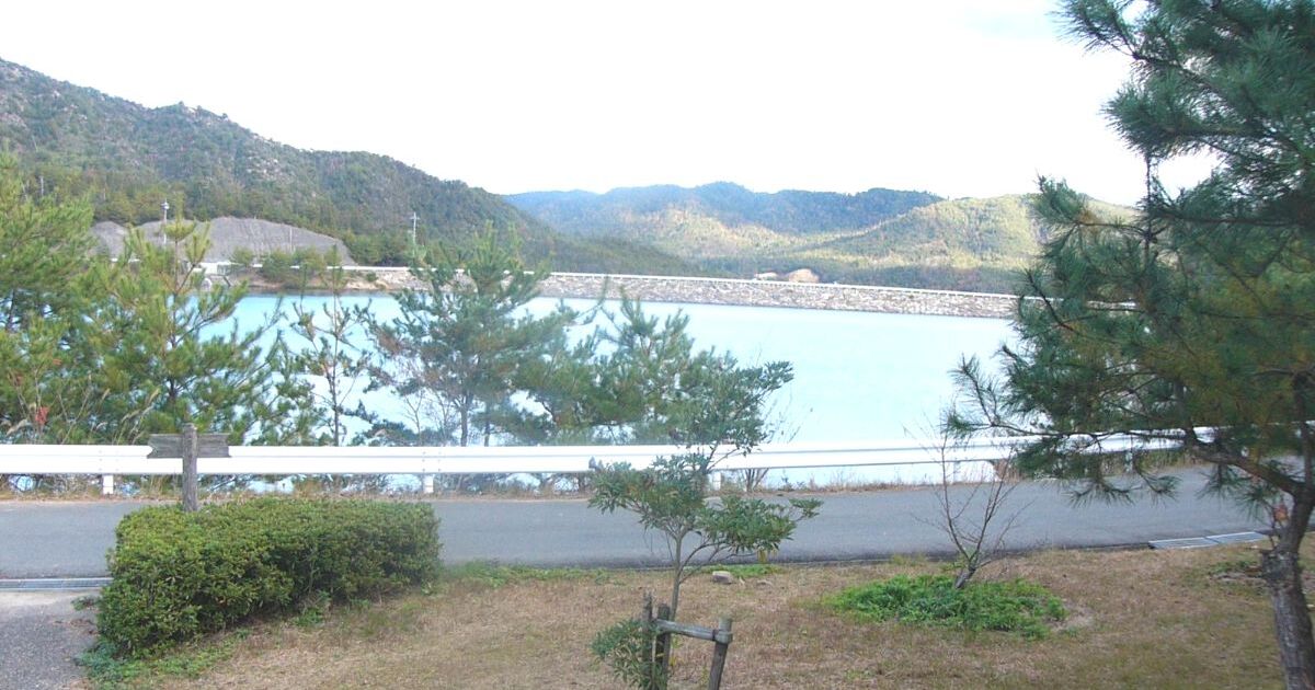 東広島市黒瀬町にある灌漑用のダム湖、黒瀬ダムの風景