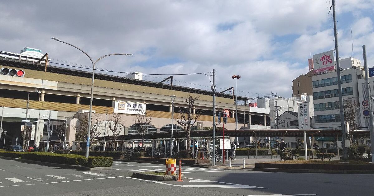 東大阪市長堂、近鉄大阪線、奈良線の布施駅、南口の風景（1日あたりの乗降人員数32,374人／2021年）