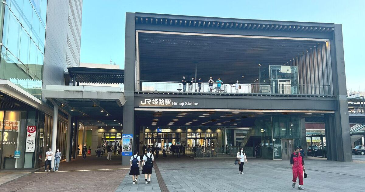 姫路市駅前町、JR姫路駅に誕生した世界文化遺産・姫路城の眺望デッキ、キャッスルビュー