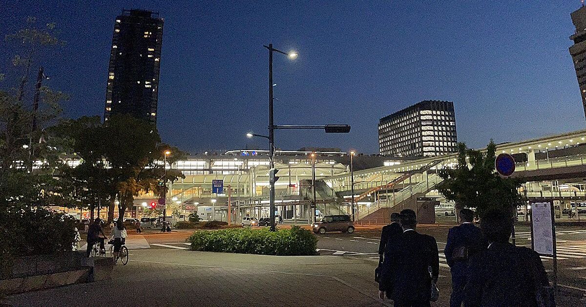 広島市南区松原町、広島駅の新幹線口（北口）、夜の風景