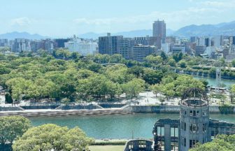 広島市中区、おりづるタワーの展望台から見る広島市の街並み