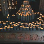 日田市の花月川周辺や豆田の町並みを数多の竹灯籠が彩る、地元の定番イベント、天領日田の千年あかり