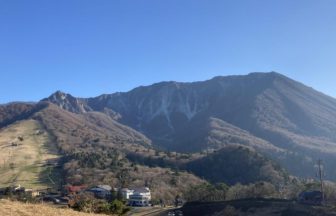 伯耆町、地元では伯耆富士とも呼ばれる名峰の大山