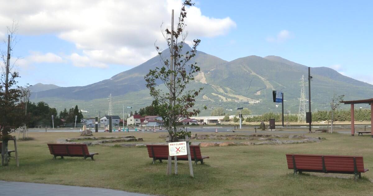 猪苗代町、道の駅 猪苗代から見た磐梯山