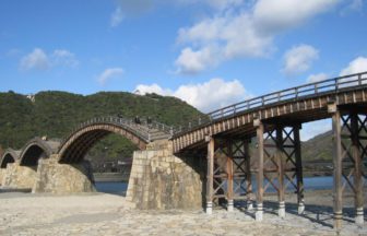 岩国市、日本三名橋に数えられる錦帯橋