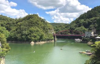 神石高原町永野、国定公園帝釈峡内にある神龍湖の風景