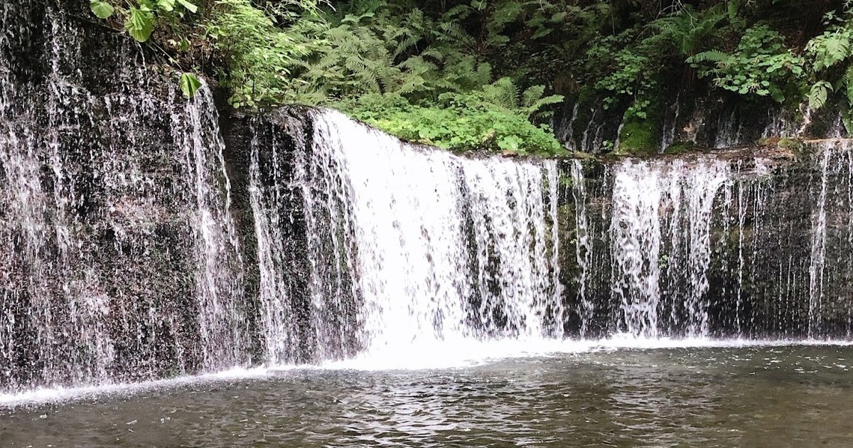 軽井沢町の癒やしスポット、白糸の滝