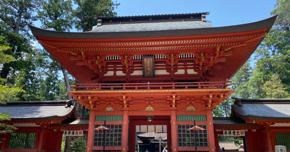 香取市香取、東国三社の一社に数えられ、全国に約400社ある香取神社の総本社