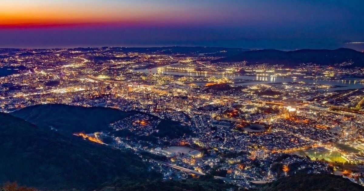 北九州市八幡東区、新日本三大夜景にも選ばれた皿倉山からの夜景