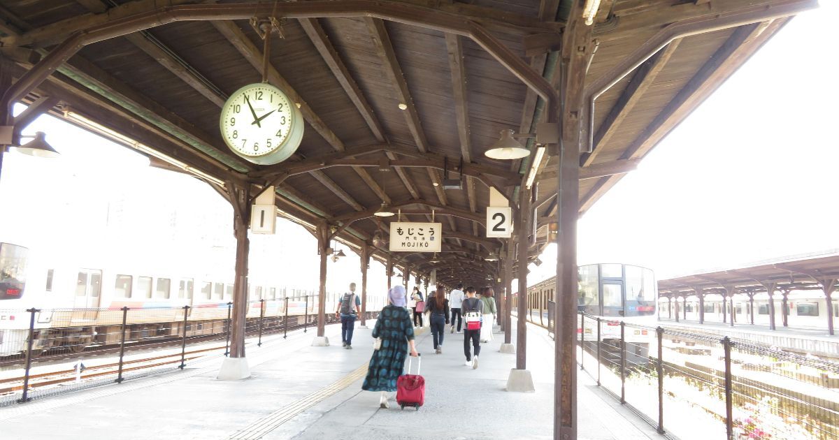 北九州市門司区、大正時代のレトロな雰囲気を残している門司港駅のホーム