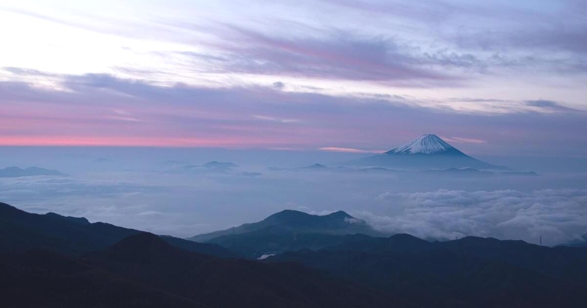 甲府市と川上村にまたがる金峰山は平安時代から信仰の対象とされた名峰