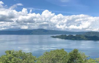 小坂町十和田湖、発荷峠展望台から見る十和田湖の眺望