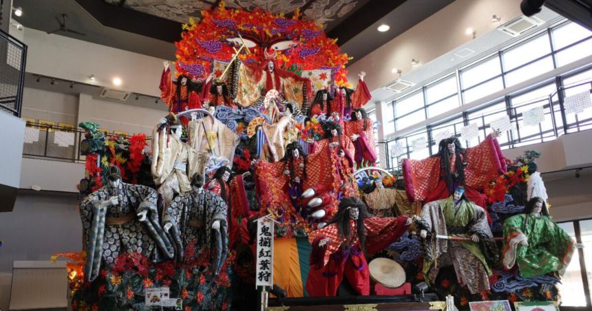 久慈市中町、道の駅くじ やませ土風館に展示されている、久慈秋祭りの山車