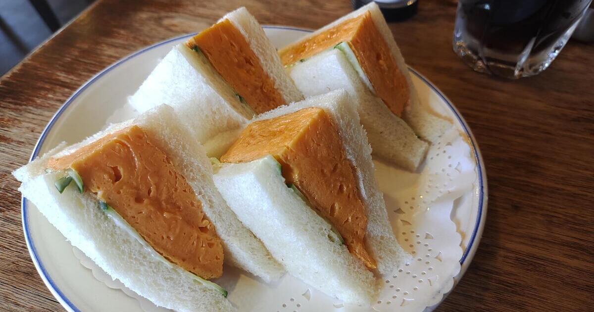 京都市中京区、喫茶チロルの玉子サンド（ハーフサイズ）