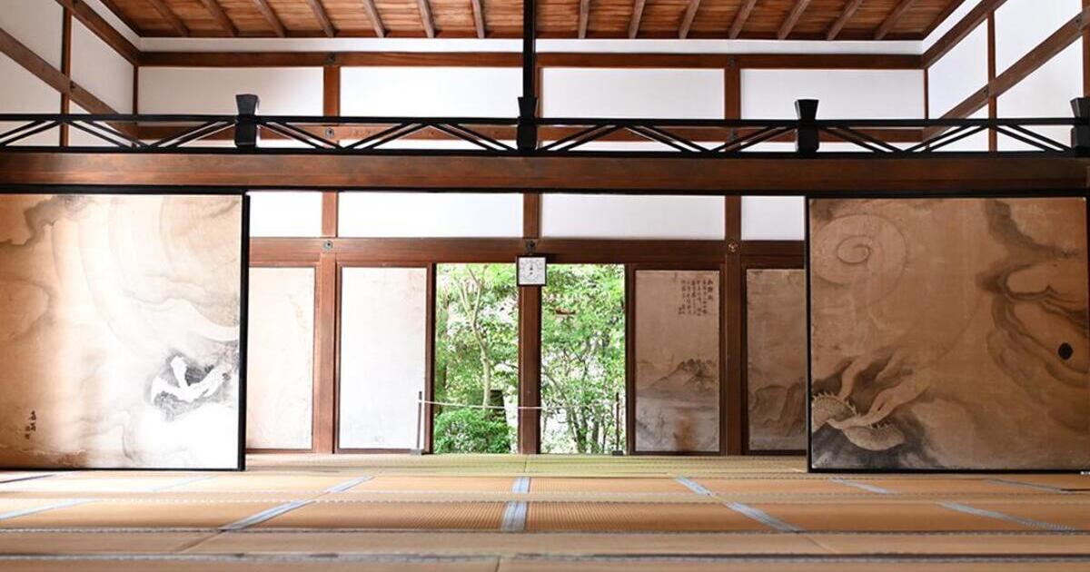 京都市右京区、龍安寺の方丈と襖絵