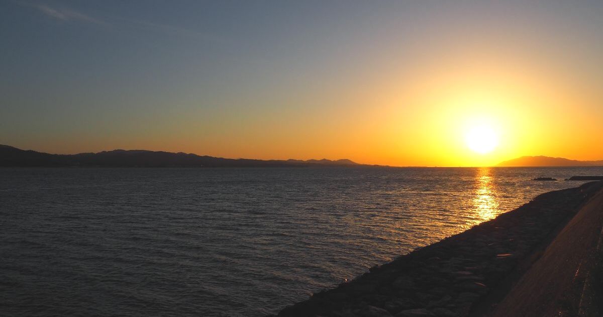 松江市、日本夕陽百選にも選ばれている宍道湖の夕焼け風景
