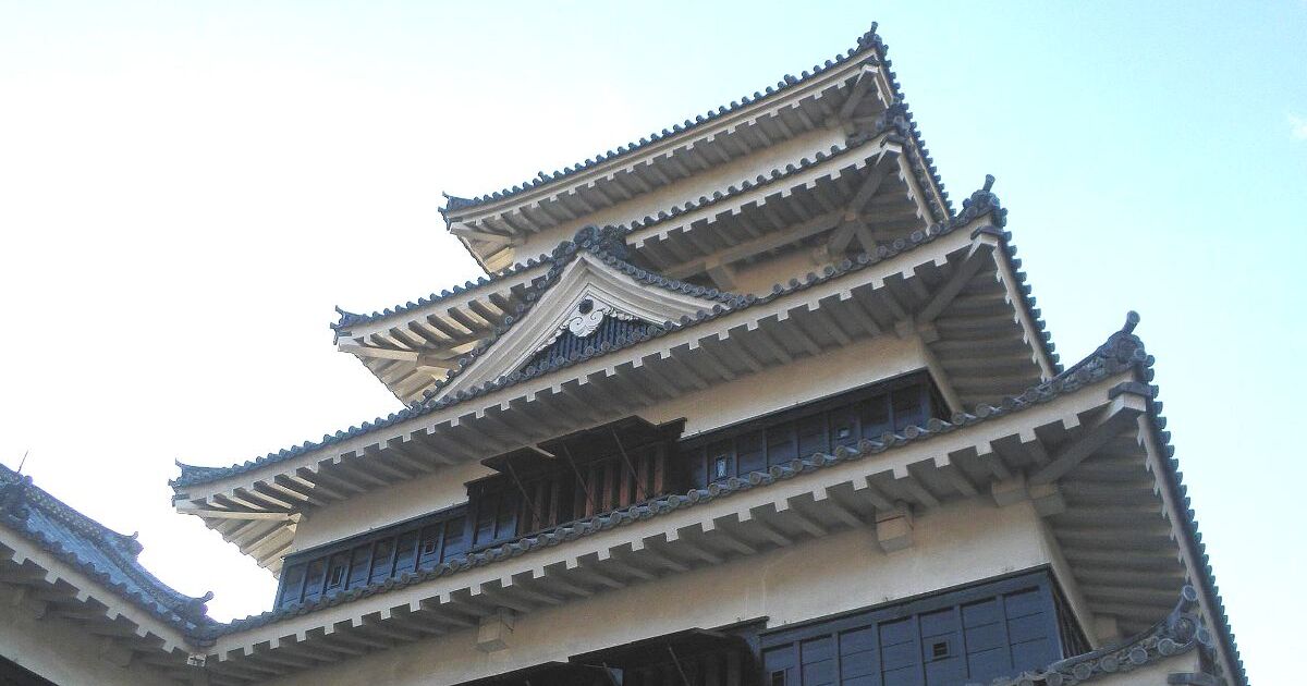 松本市丸の内、全国で国宝に指定されている5つの城の1つ、松本城の天守閣