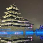 松本市イルミネーション2021-2022、国宝・松本城を彩るレーザーマッピング