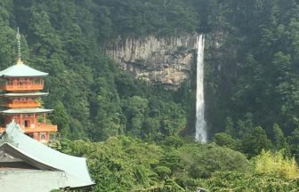 那智勝浦町、日本三名瀑に数えられる那智の滝