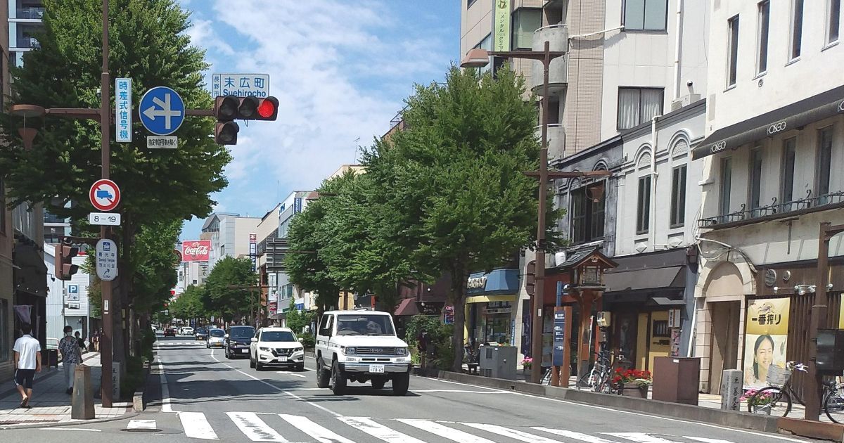 長野市末広町、中央通りの風景