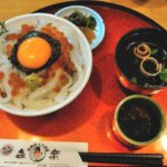 長門市仙崎祇園町、活きイカ料理が人気の㐂楽で味わう仙崎イカモク丼