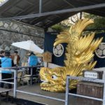 名古屋市、地上で特別展示された名古屋の象徴、金の鯱（しゃちほこ）