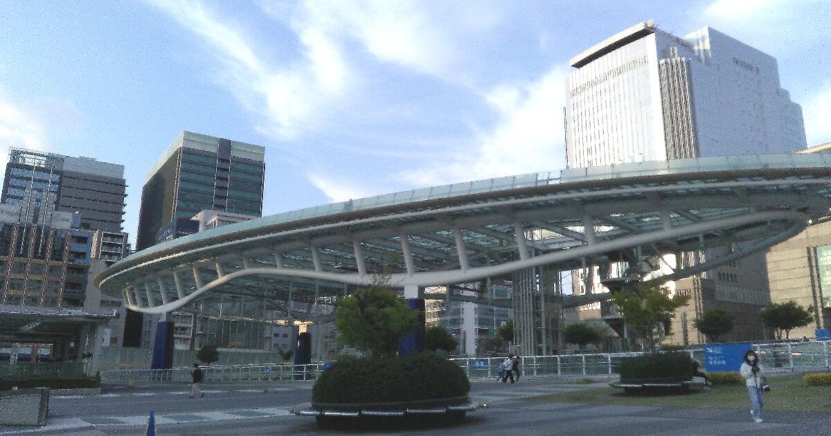名古屋市東区東桜1丁目、ガラスの大屋根、水の宇宙船がシンボルとなっているオアシス21
