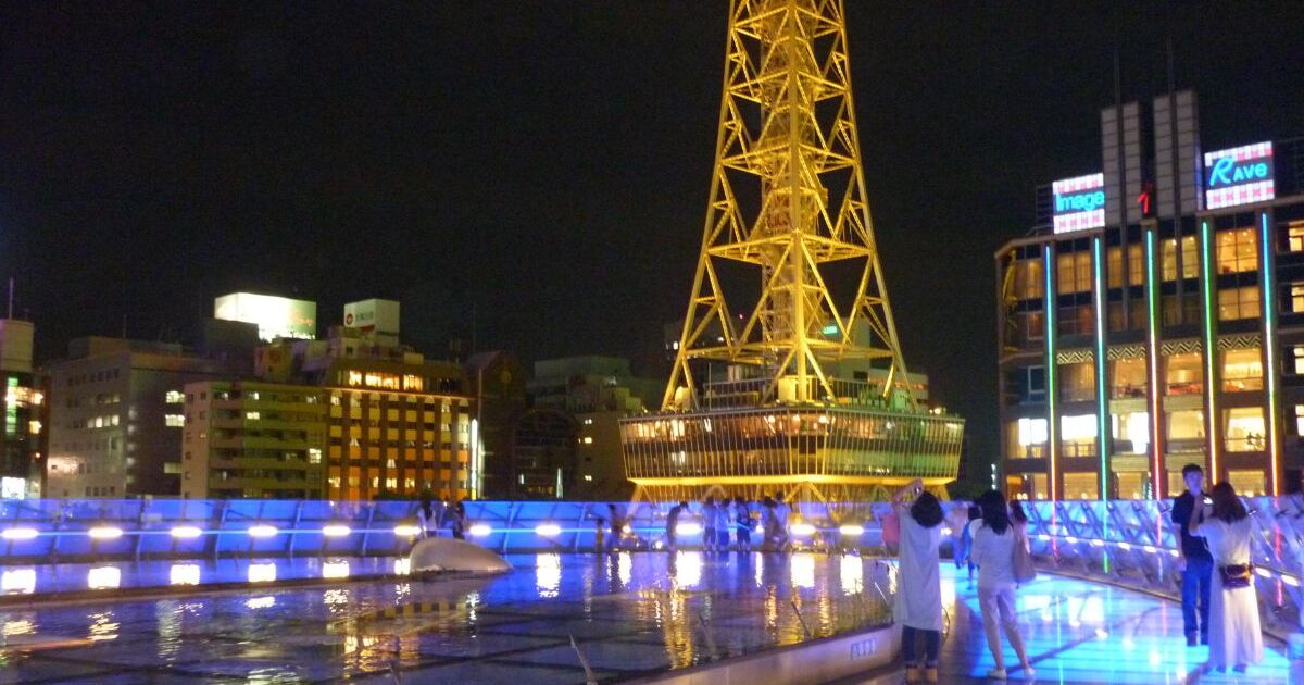 名古屋市中区栄、ライトアップされた姿が美しい名古屋テレビ塔（中部電力 MIRAI TOWER）