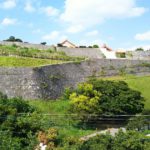 那覇市首里当蔵町、琉球石灰岩を使用し、曲線美も見所と言われる首里城の城壁