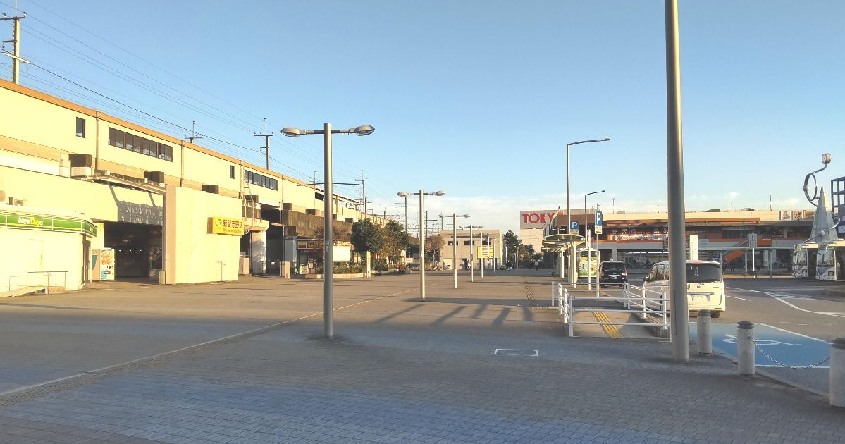 習志野市茜浜、JR京葉線の新習志野駅、南口の風景（1日あたりの乗降人員数10,559人／2021年）