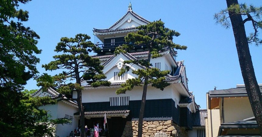 岡崎市、日本100名城にも選ばれている徳川家康ゆかりの岡崎城
