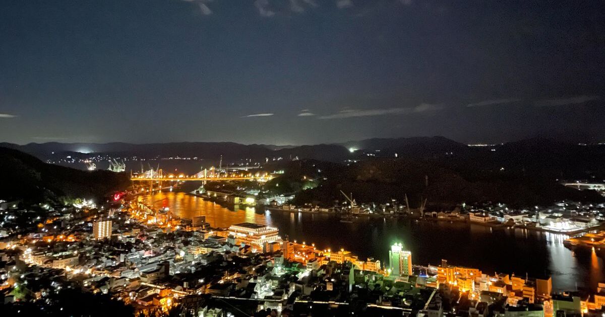 尾道市東土堂町、千光寺頂上展望台から眺める尾道の夜景