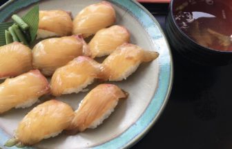大島町、伊豆大島の郷土料理である唐辛子醤油のべっこう寿司