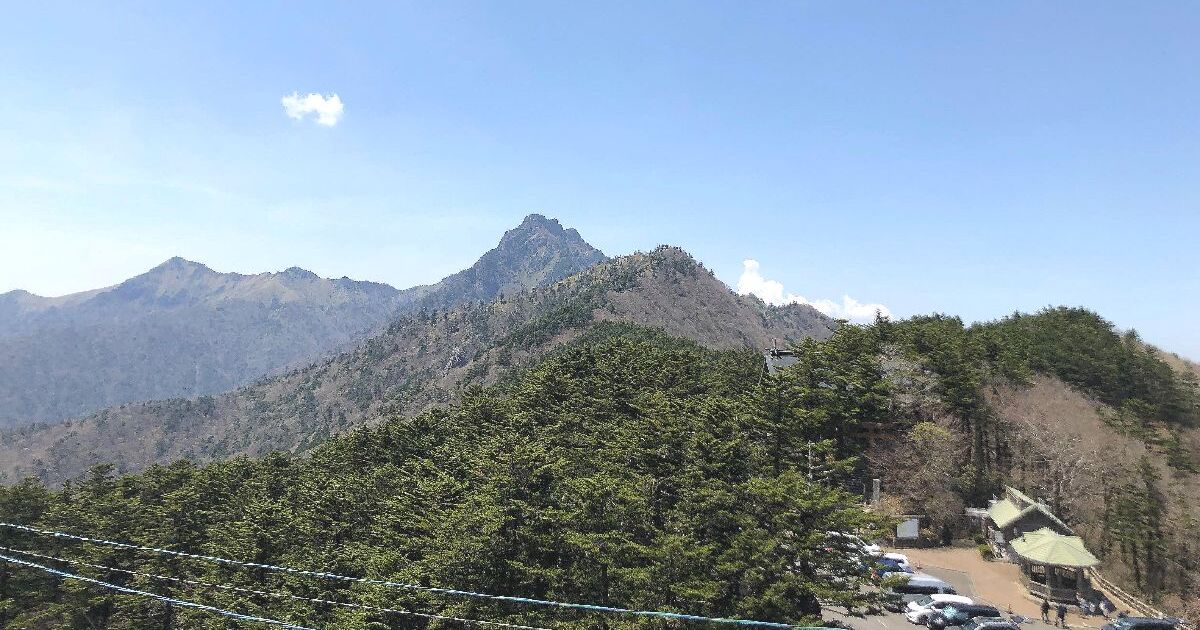 西条市と久万高原町にまたがる西日本最高峰、日本七霊山の1つにも数えられる石鎚山