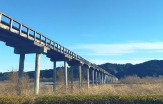 島田市、数々の時代劇、ドラマ、映画のロケ地となり、世界最長の木造歩道橋としても知られる大井川の蓬莱橋