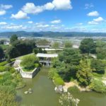 島田市金谷富士見町、ふじのくに茶の都ミュージアムから望む庭園風景と牧之原台地