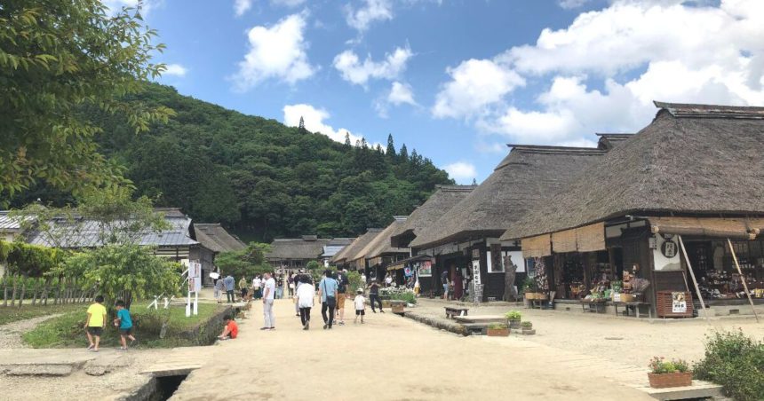 下郷町大内、江戸時代の歴史情緒ある茅葺き屋根の風景が今も残る大内宿