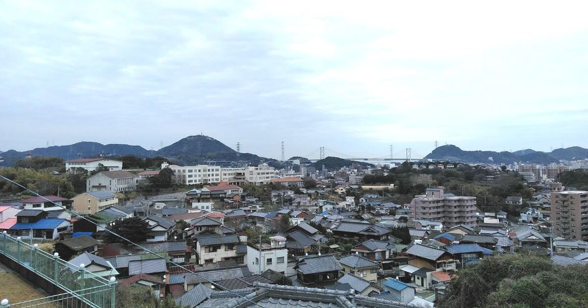 下関市東向山町、日和山公園から見る下関市内の街並み