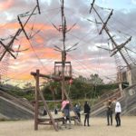 静岡市駿河区、巨大な難破船を模した遊び場が子供たちに人気の広野海岸公園