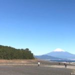 静岡市清水区三保、日本三大松原にも選ばれている景勝地、三保松原から望む富士山の風景