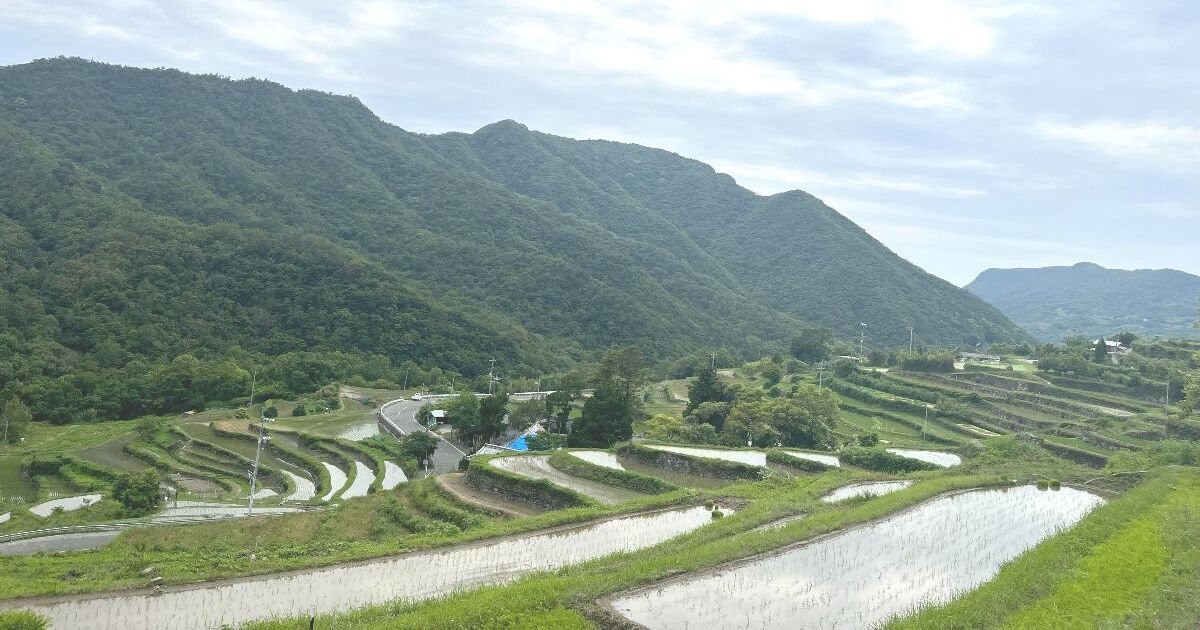 小豆島町中山、日本の棚田百選にも選ばれている、中山千枚田の風景