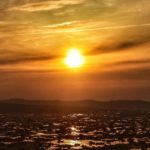 砺波市五谷、散居村展望台から眺める夕陽の風景